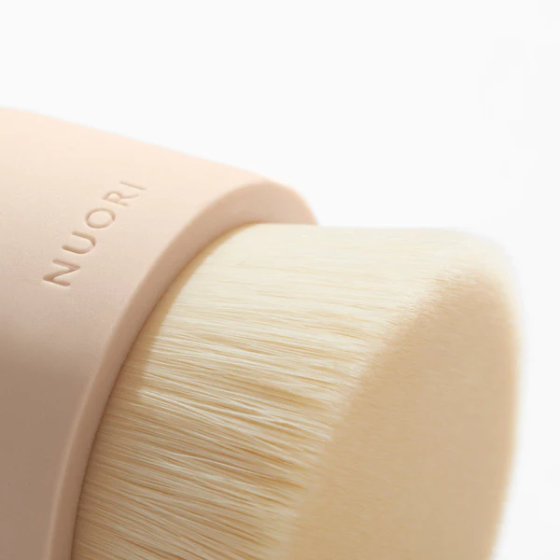 NUORI - Brosse Visage Caressing Facial Brush